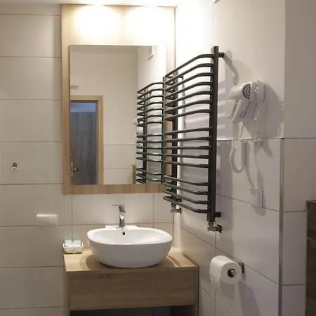 Stacja 605 شقة فندقية 3*