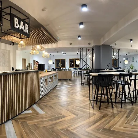 Stacja 605 아파트호텔 카르파츠